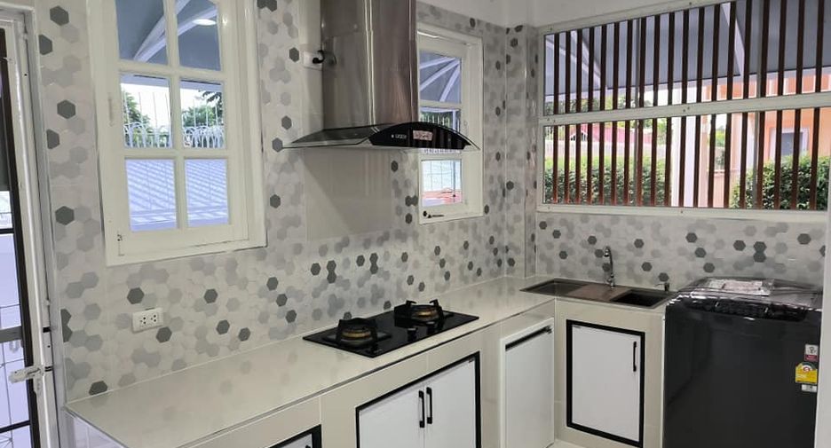 For rent 3 bedrooms house in Mueang Chiang Mai, Chiang Mai