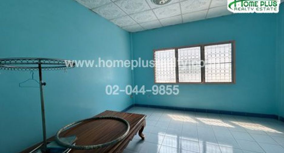 Casa adosada en venta de 2 habitaciones en Bang Khen, Bangkok