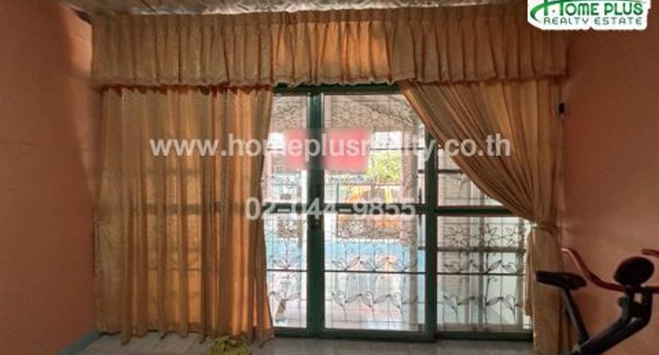 Casa adosada en venta de 2 habitaciones en Bang Khen, Bangkok