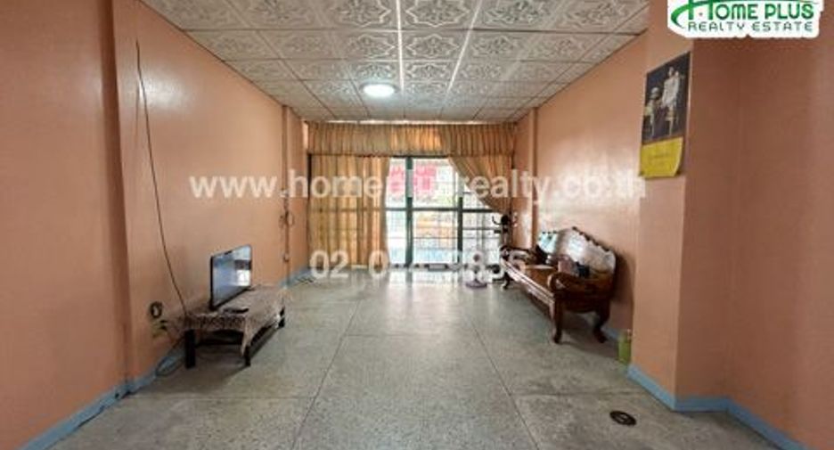 Casa adosada en venta de 2 habitaciones en Bang Khen, Bangkok