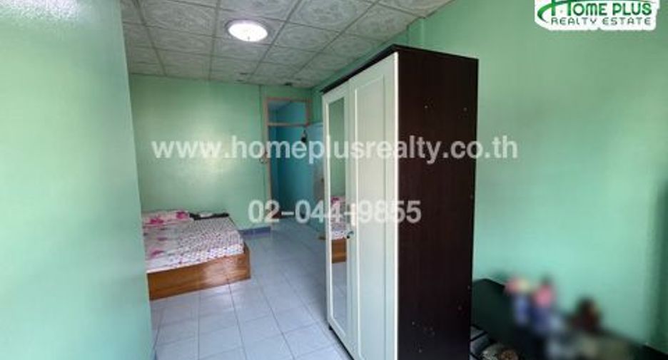 Casa adosada en venta de 2 habitaciones en Bang Khen, Bangkok
