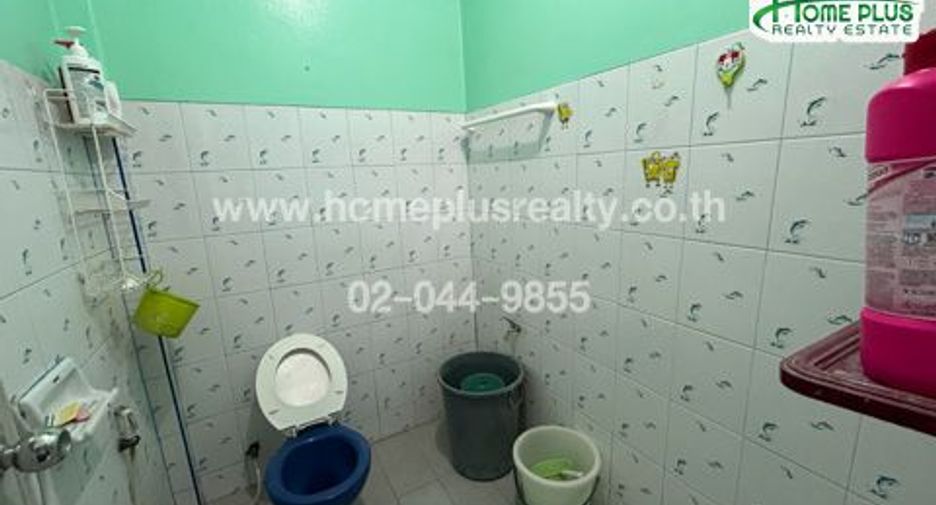 Casa adosada en venta de 2 habitaciones en Bang Khen, Bangkok