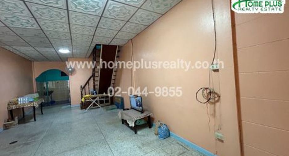 Casa adosada en venta de 2 habitaciones en Bang Khen, Bangkok