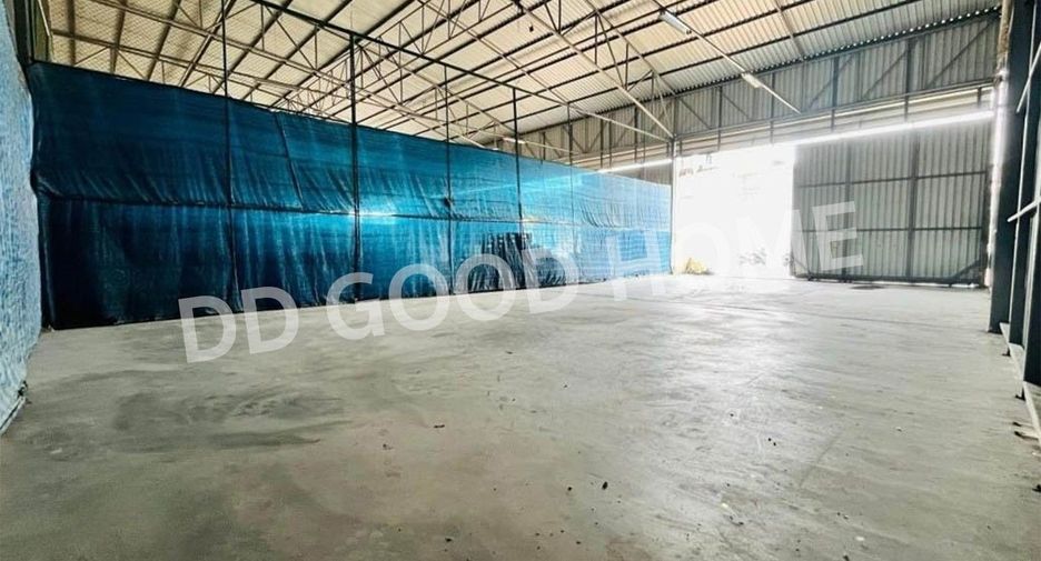For rent 10 bedrooms warehouse in Mueang Chiang Mai, Chiang Mai