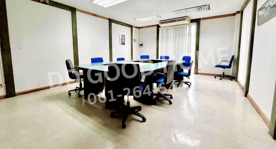 For rent 10 bedrooms warehouse in Mueang Chiang Mai, Chiang Mai