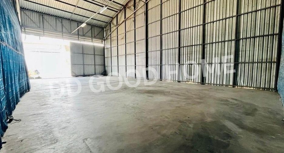 For rent 10 bedrooms warehouse in Mueang Chiang Mai, Chiang Mai