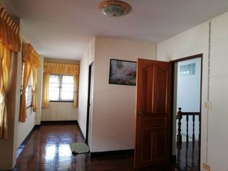 Casa adosada en alquiler y en venta de 4 habitaciones en Bueng Kum, Bangkok