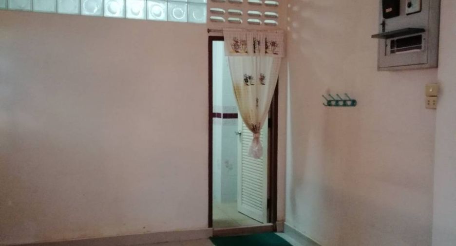 For rent and for sale 4 bedrooms townhouse in Bueng Kum, Bangkok
