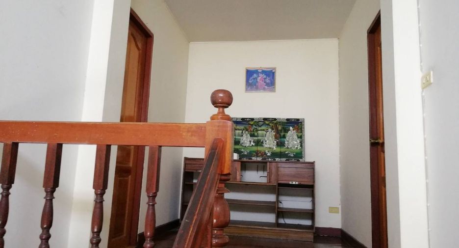 For rent and for sale 4 bedrooms townhouse in Bueng Kum, Bangkok