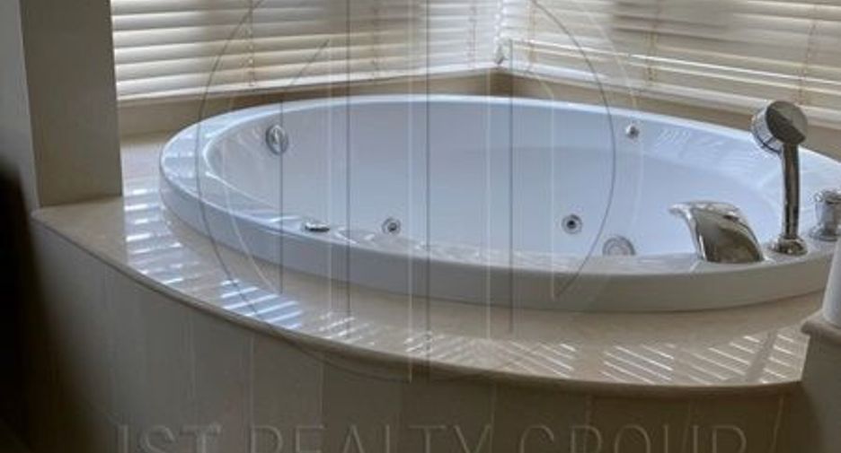 For rent and for sale 2 bedrooms condo in Khlong Toei, Bangkok