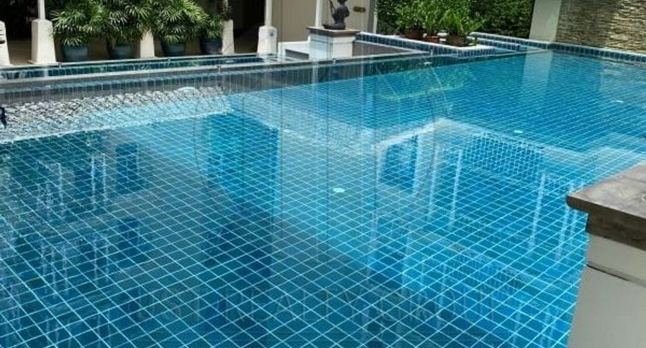 For rent and for sale 2 bedrooms condo in Khlong Toei, Bangkok