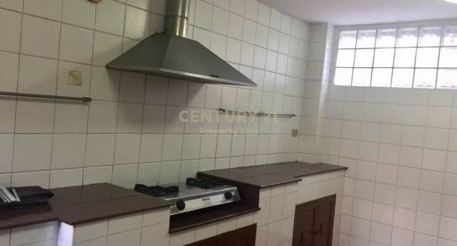 For rent and for sale 1 bed townhouse in Huai Khwang, Bangkok