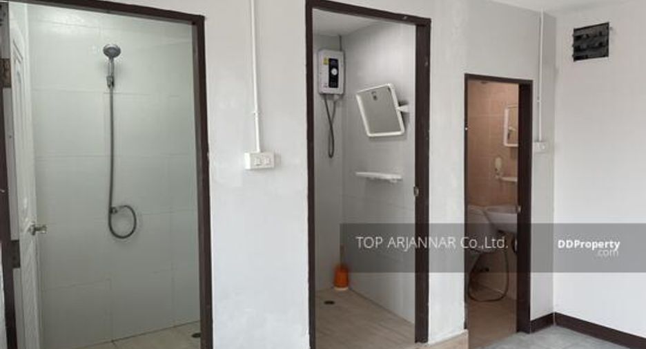 Local comercial en venta de 9 habitaciones en Chatuchak, Bangkok