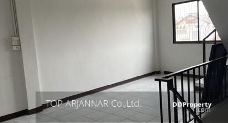 Local comercial en venta de 9 habitaciones en Chatuchak, Bangkok