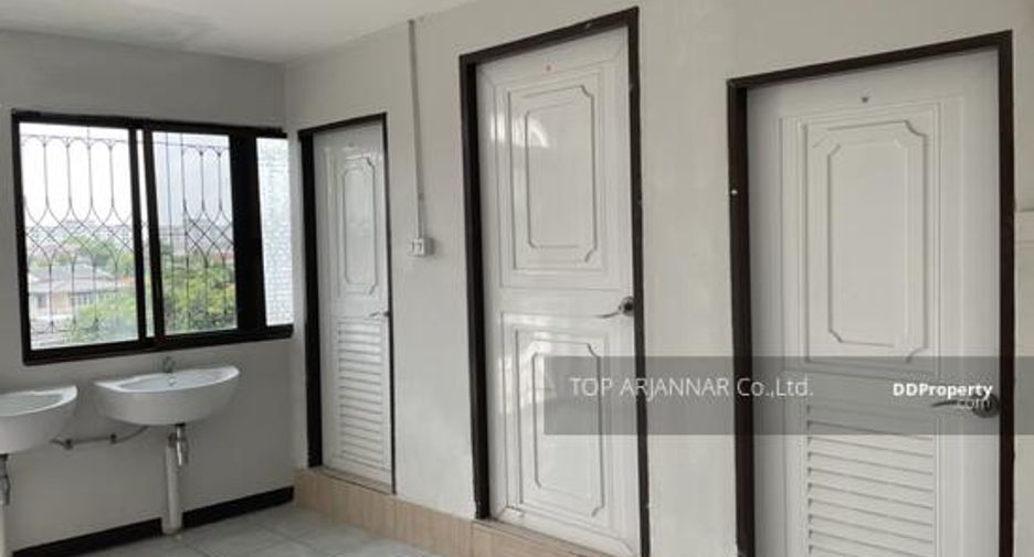Local comercial en venta de 9 habitaciones en Chatuchak, Bangkok