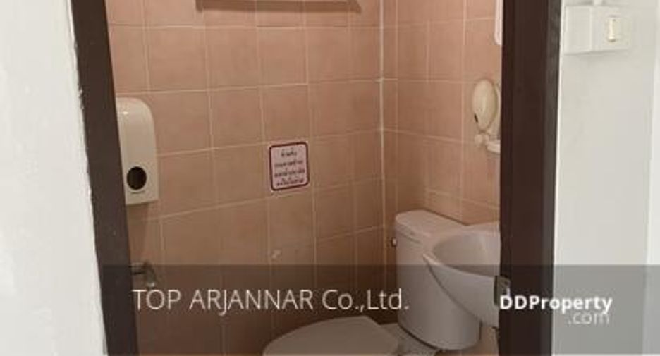 Local comercial en venta de 9 habitaciones en Chatuchak, Bangkok