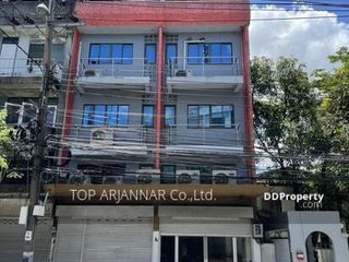 Продажа 9 спальни торговое помещение в Чатучак, Бангкок