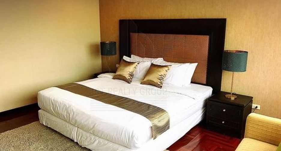 For sale 2 bedrooms condo in Khlong Toei, Bangkok