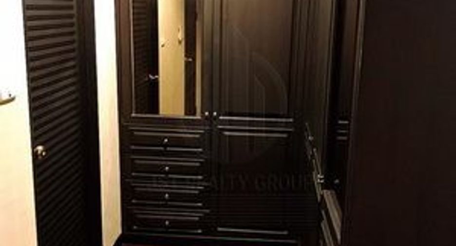 For sale 2 bedrooms condo in Khlong Toei, Bangkok