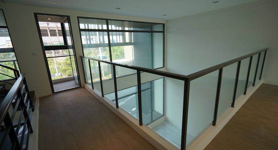 À vendre 3 chambres bureau à Bang Phli, Samut Prakan