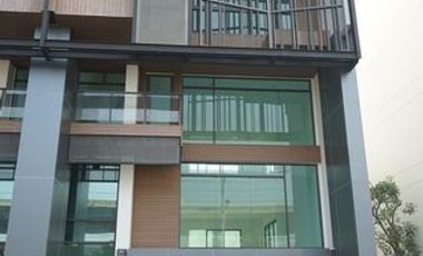 Oficina en venta de 3 habitaciones en Bang Phli, Samut Prakan