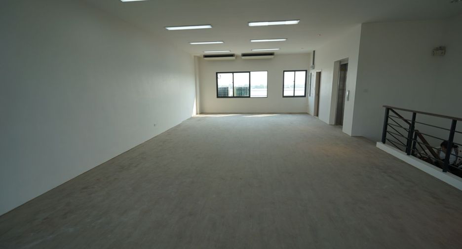 À vendre 3 chambres bureau à Bang Phli, Samut Prakan