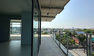 For rent and for sale studio condo in Phra Khanong, Bangkok