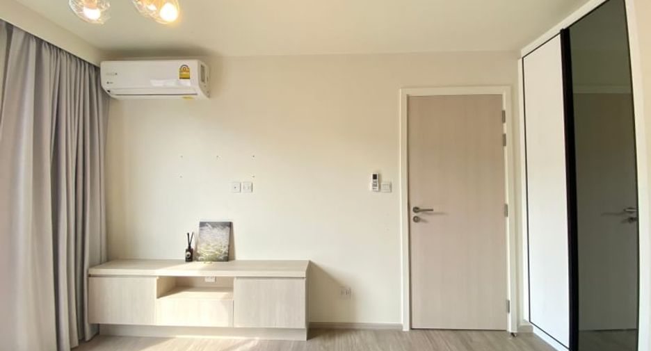 For sale 2 bedrooms condo in Huai Khwang, Bangkok