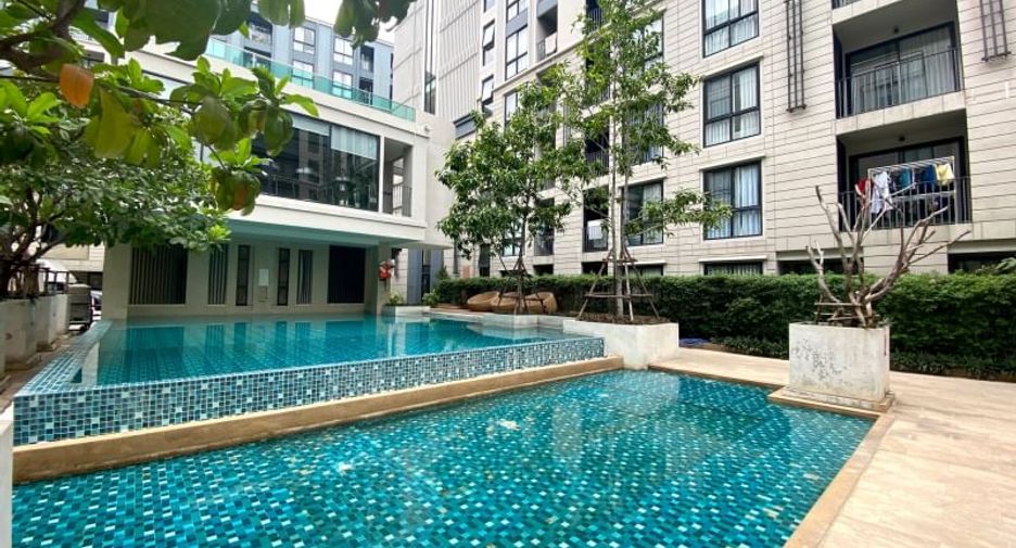 For sale 2 bedrooms condo in Huai Khwang, Bangkok
