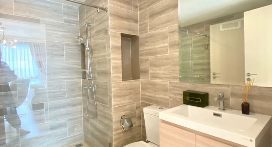 For sale 2 bedrooms condo in Huai Khwang, Bangkok