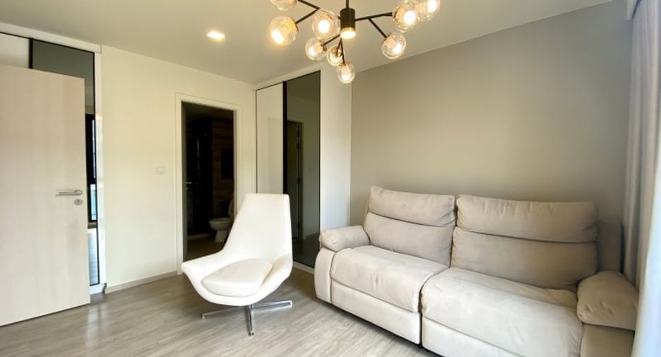 For sale 2 bedrooms condo in Huai Khwang, Bangkok