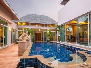 For rent 3 bedrooms villa in Mueang Phuket, Phuket