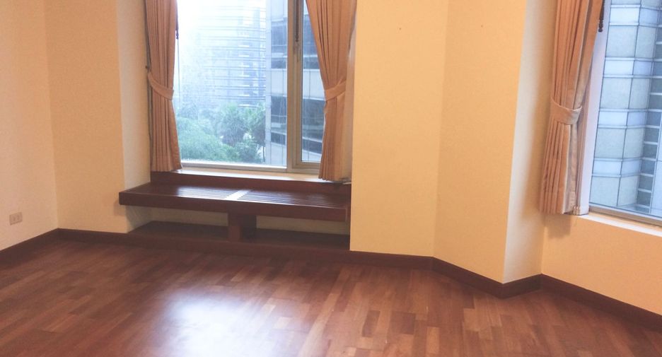 For sale 3 bedrooms condo in Pathum Wan, Bangkok