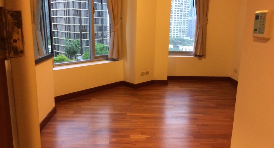 For sale 3 bedrooms condo in Pathum Wan, Bangkok