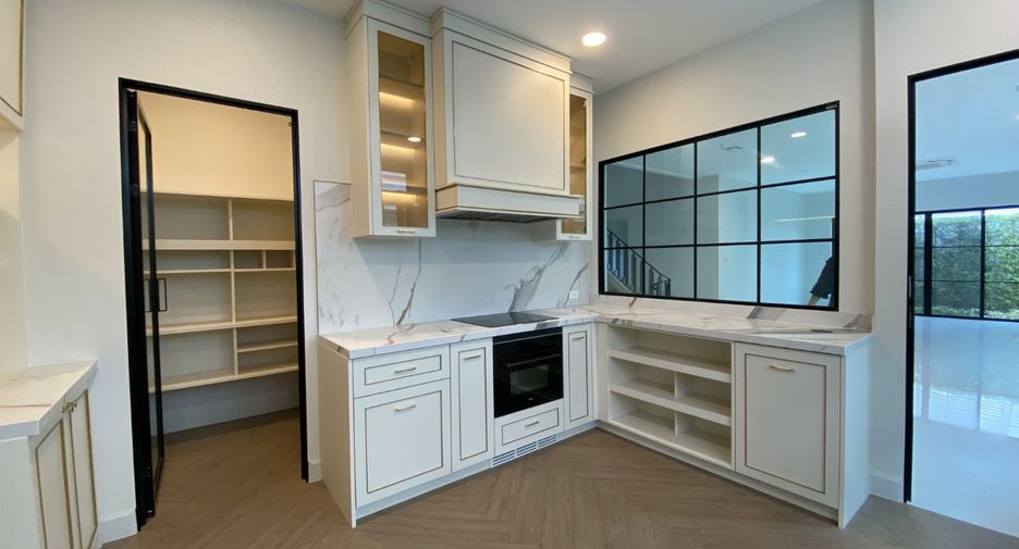 For sale 4 bedrooms house in Taling Chan, Bangkok
