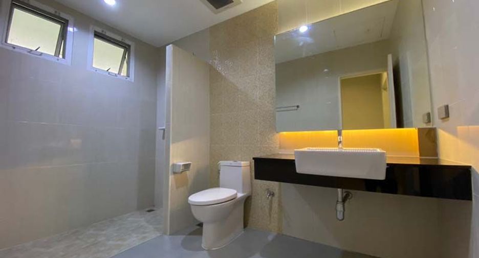 À louer et à vendre 7 chambres maison à Saraphi, Chiang Mai