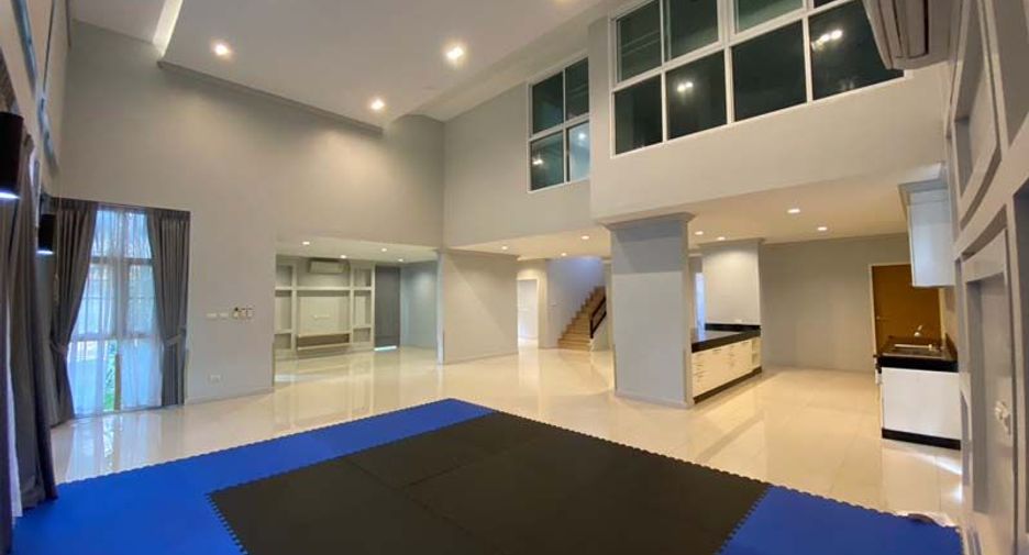 À louer et à vendre 7 chambres maison à Saraphi, Chiang Mai