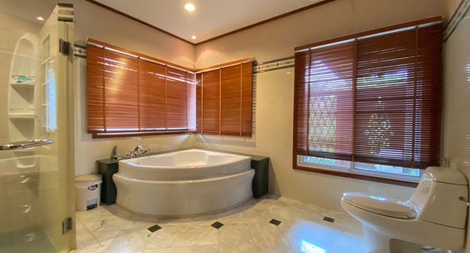 À louer et à vendre 7 chambres maison à Saraphi, Chiang Mai