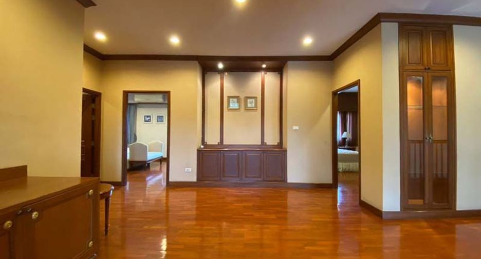 À louer et à vendre 7 chambres maison à Saraphi, Chiang Mai