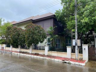 For rent and for sale 7 bedrooms house in Saraphi, Chiang Mai