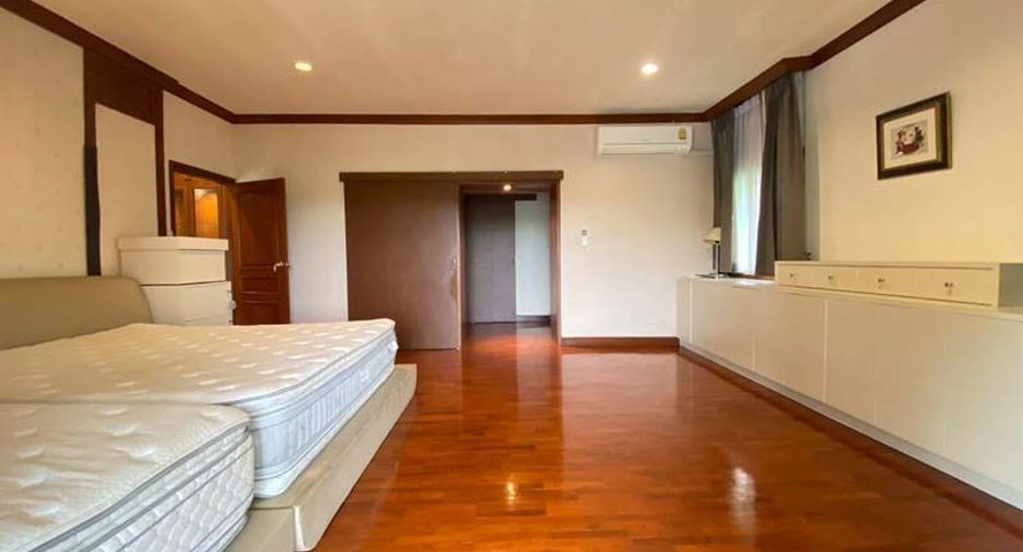 À louer et à vendre 7 chambres maison à Saraphi, Chiang Mai