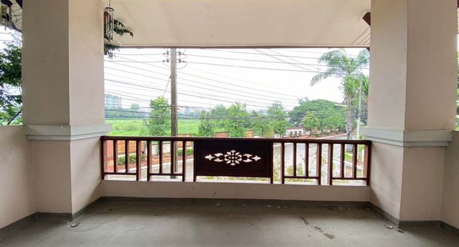 À louer et à vendre 7 chambres maison à Saraphi, Chiang Mai