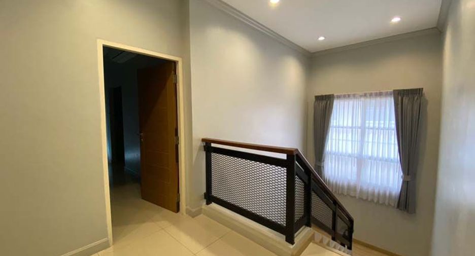 À louer et à vendre 7 chambres maison à Saraphi, Chiang Mai