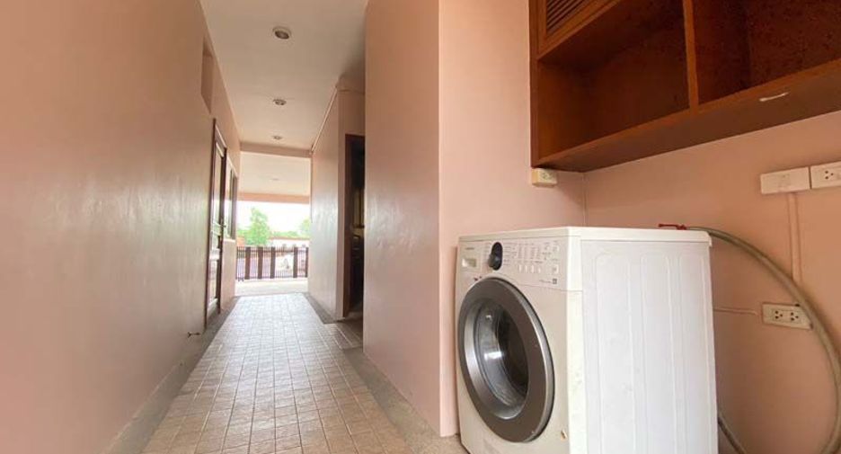 À louer et à vendre 7 chambres maison à Saraphi, Chiang Mai