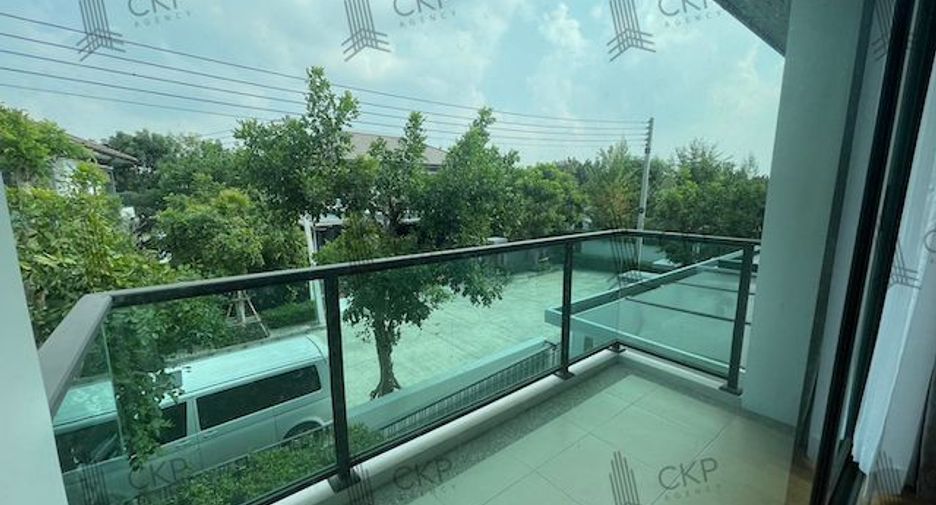 For sale 4 bedrooms house in Mueang Pathum Thani, Pathum Thani