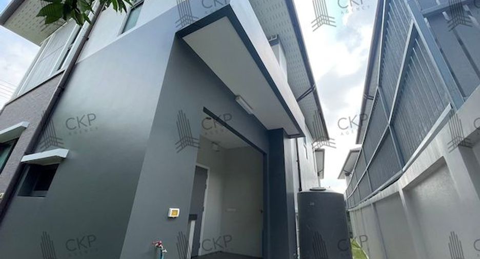 For sale 4 bedrooms house in Mueang Pathum Thani, Pathum Thani