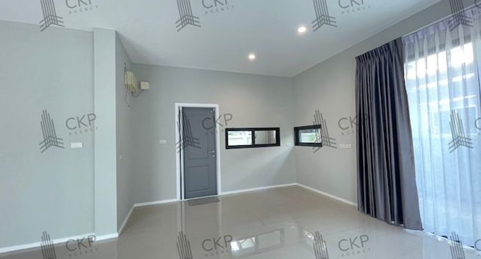For sale 4 bedrooms house in Mueang Pathum Thani, Pathum Thani
