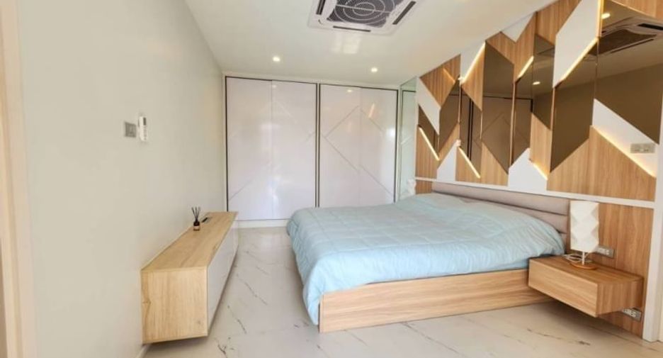 For rent 4 Beds villa in San Kamphaeng, Chiang Mai
