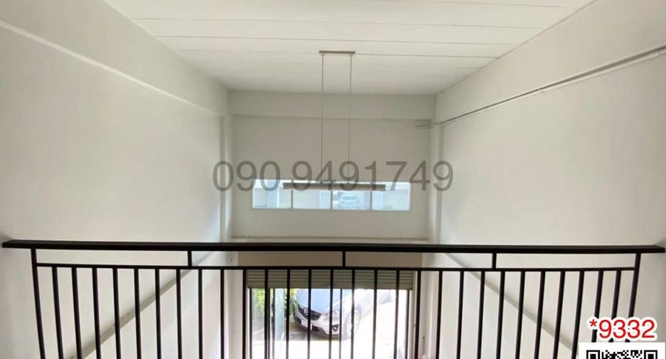 For rent 3 bedrooms townhouse in Phra Samut Chedi, Samut Prakan