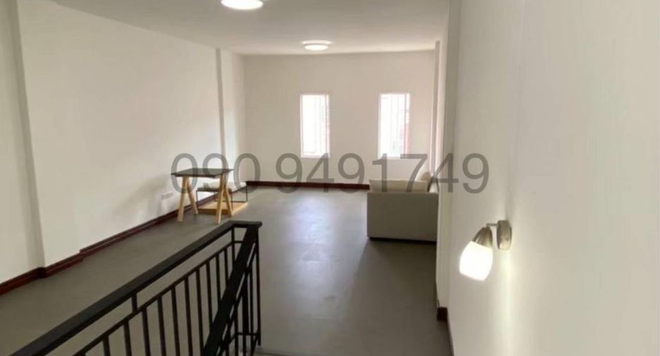 For rent 3 bedrooms townhouse in Phra Samut Chedi, Samut Prakan